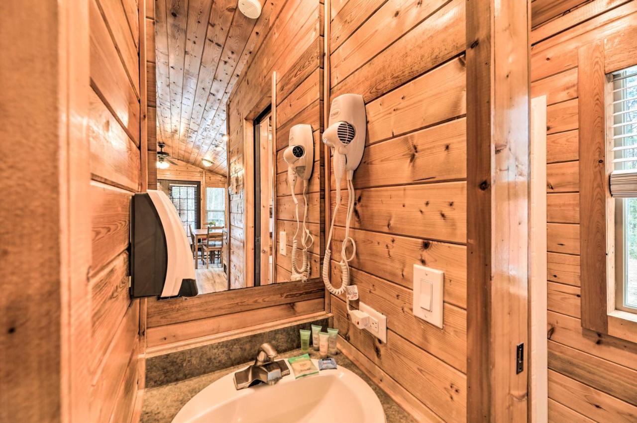 Beautiful New Bern Studio Cabin With Fire Pit! Buitenkant foto